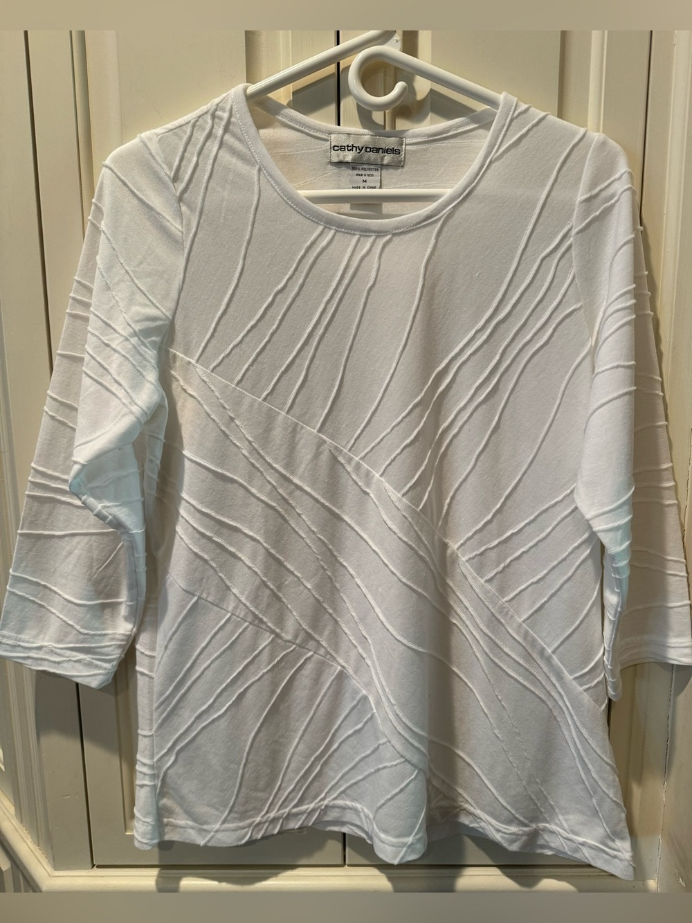 Women’s Cathy Daniels White Short Sleeve Top - 
Size Medium